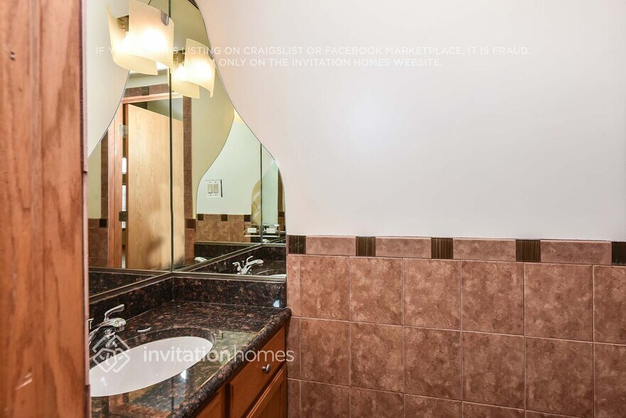 Building Photo - 5907 Alpine Way