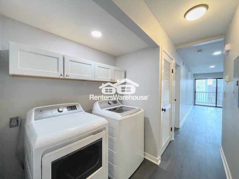 Building Photo - 2325 Sea Shell Rd