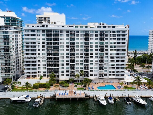 Building Photo - 5700 Collins Ave