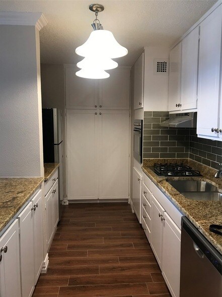 Building Photo - 3883 Turtle Creek Blvd