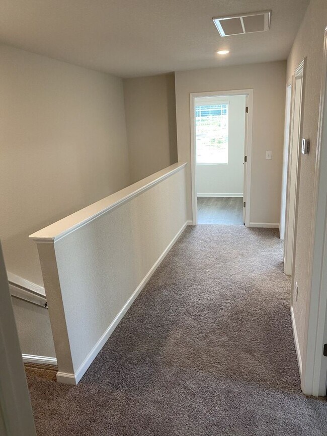 Building Photo - 3 Bedroom Wiggins Village