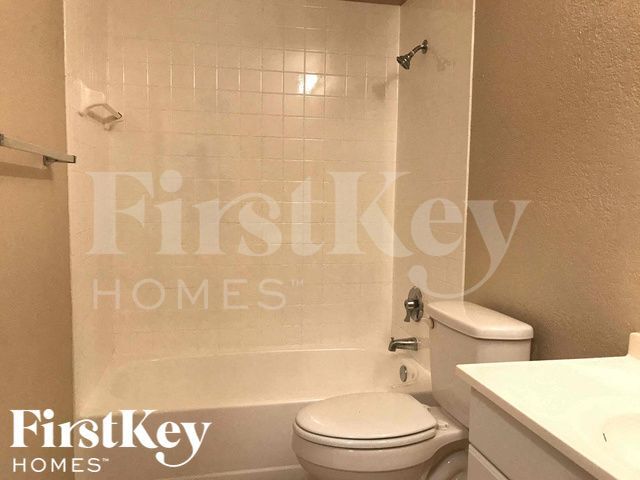 Building Photo - 1083 Riggs St