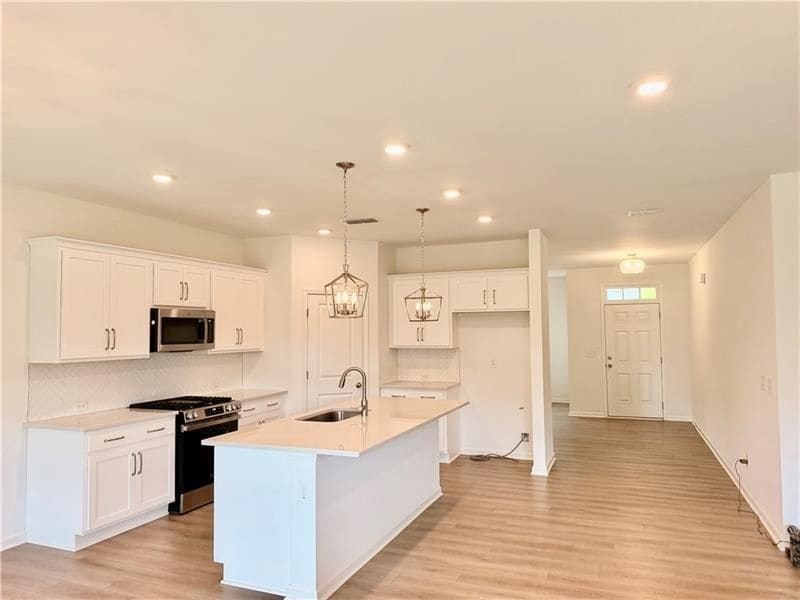 Building Photo - 215 Foxhill Dr
