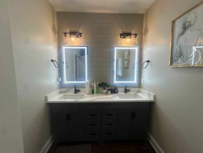 Building Photo - Coming Soon – Spacious 4 Bedroom, 3 Bathroom Custom-Built Home for Rent!