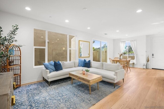 Building Photo - 2612 Babaco St