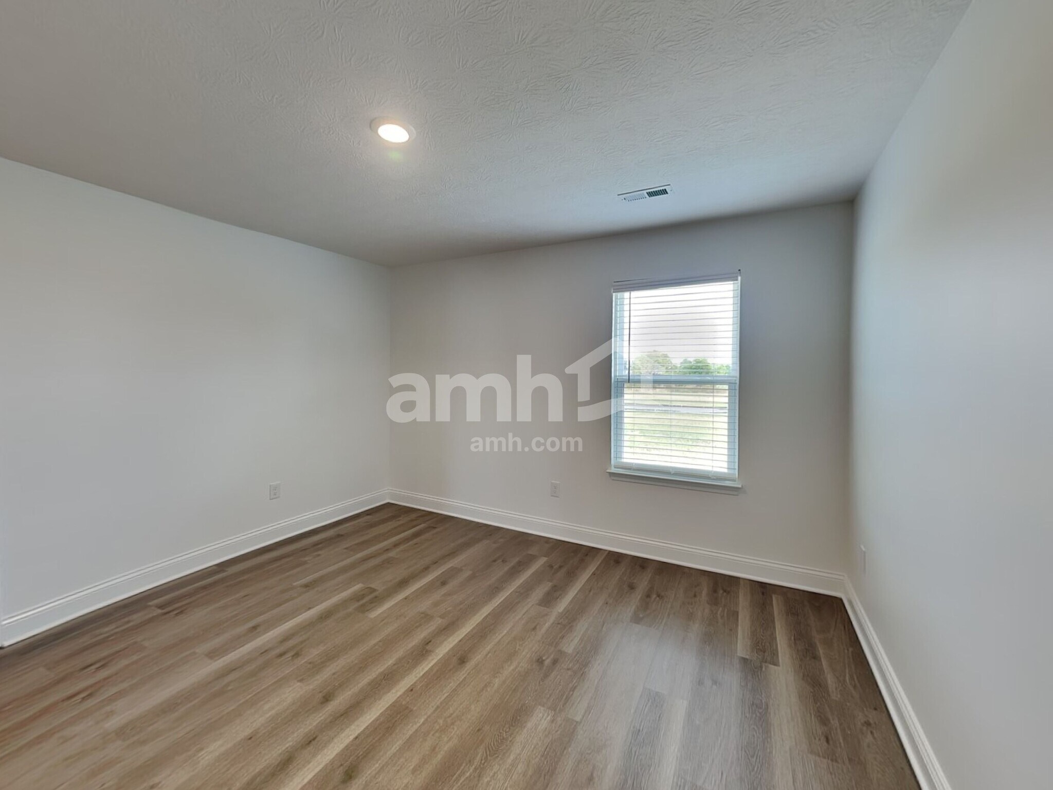 Building Photo - 9166 Henley Ave