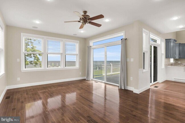 Building Photo - 2260 Lake Dr