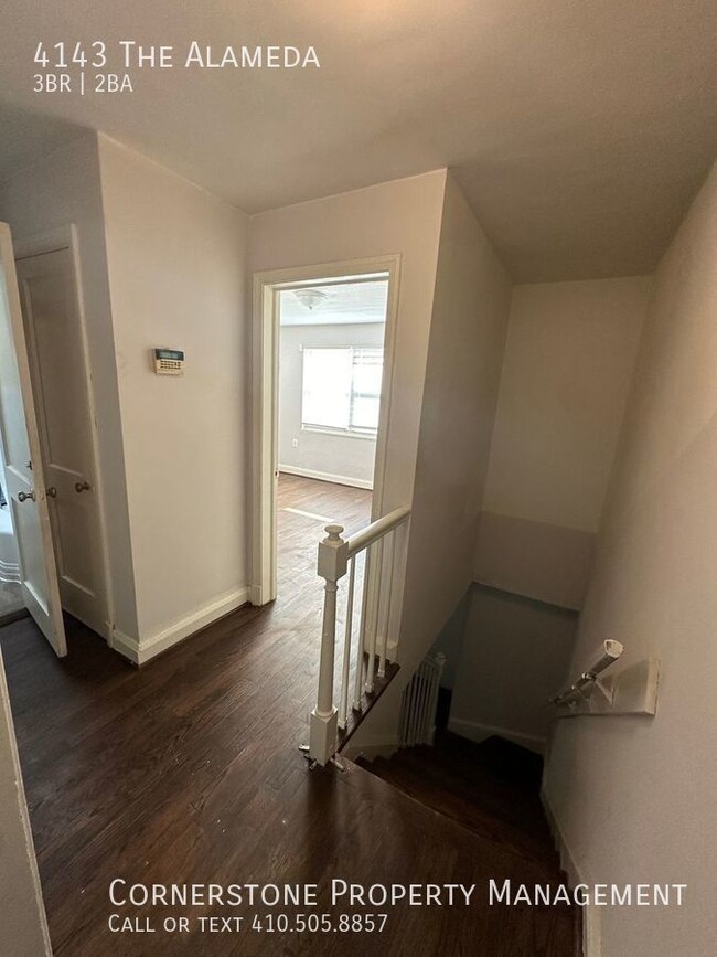 Building Photo - 3 Bed 1.5 Bath | $1500  | 4143 The Alameda...