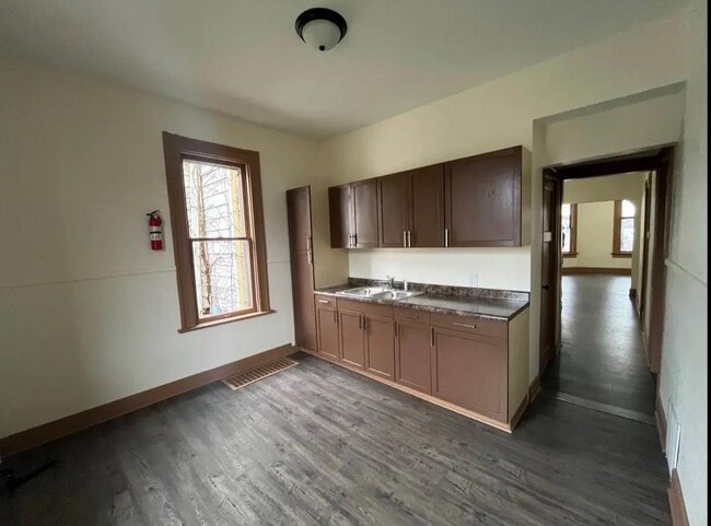 Building Photo - 1422 N 26th St