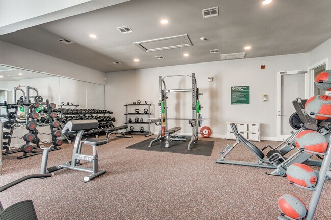 Building Photo - Luxury Living + $1,000 Off!