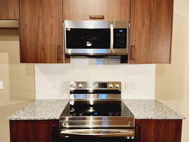 Building Photo - 9836 Grosbeak Ln