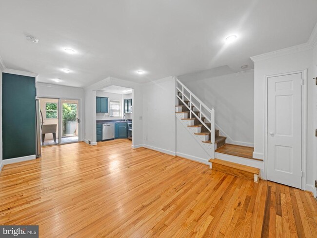 Building Photo - 423 Mt Vernon Ave