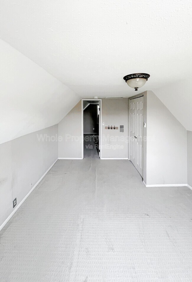 Building Photo - 1733 W 39th Ave