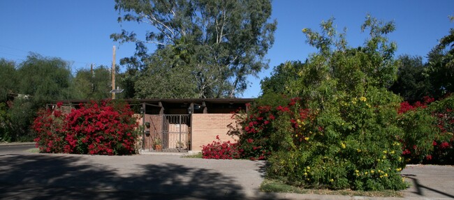 Primary Photo - 2202 Fremont St