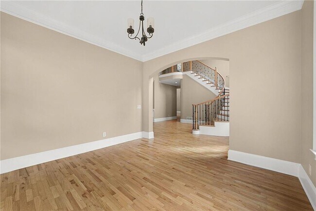 Building Photo - 225 Lake Summit View