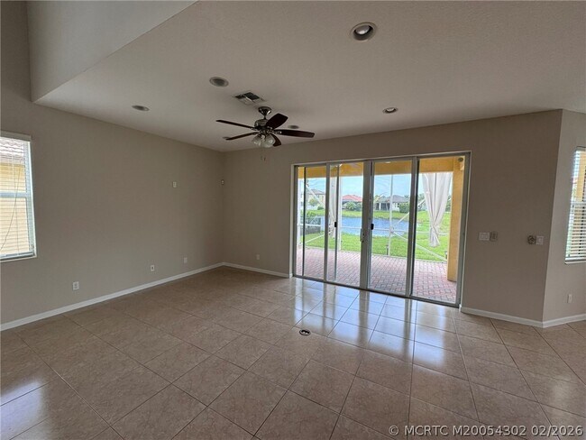 Building Photo - 11239 SW Barton Way
