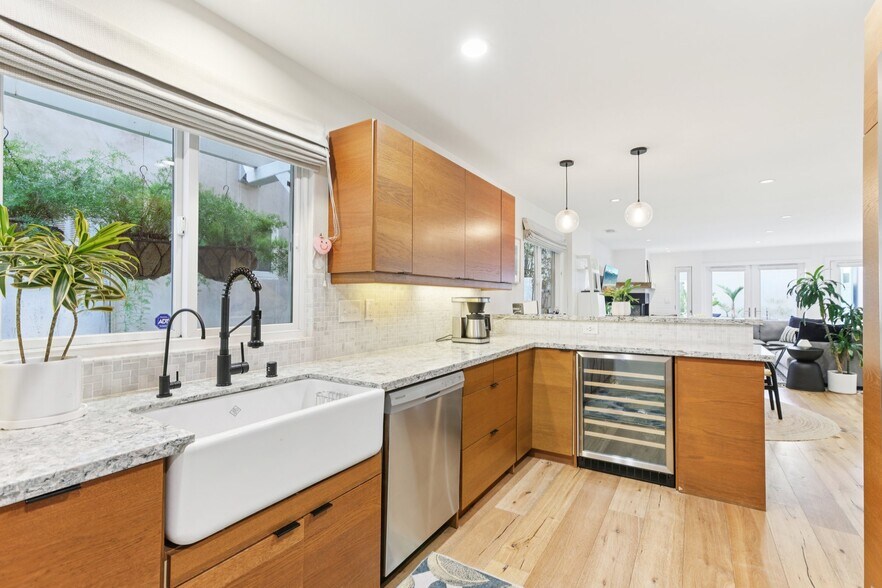 Building Photo - 665 Washington Blvd