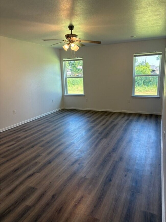 Building Photo - New Construction 3 bedroom, 2 bath brick home.