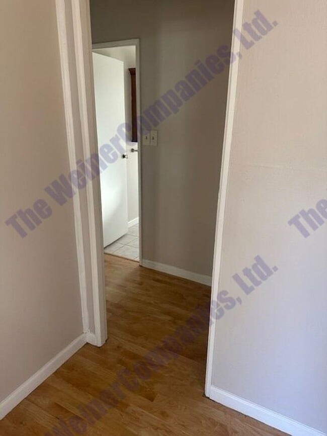Building Photo - 2bd 1ba House Available for Sublease Octob...