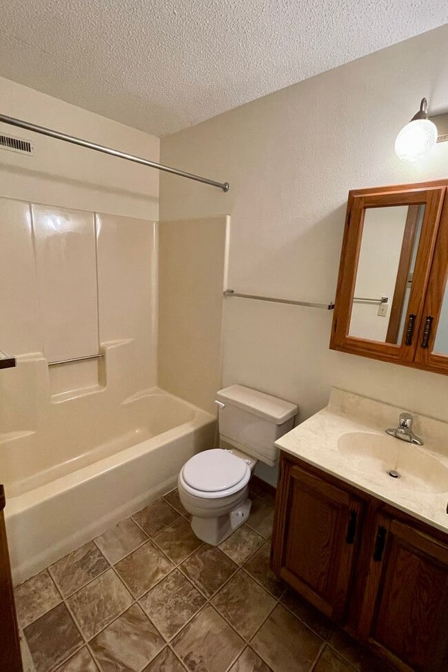 Building Photo - Cozy 2 bedroom 2 bathroom for rent!!