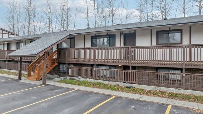 Building Photo - ReNew End Street