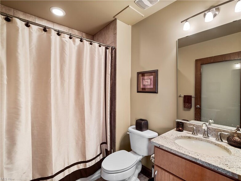 Building Photo - 140 Public Sq