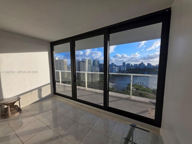 Building Photo - 3701 N Country Club Dr