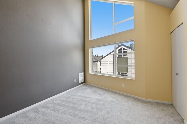 Building Photo - 15235 NE 81st Way