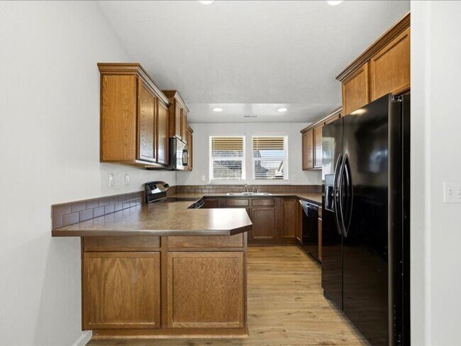 Building Photo - 9352 W 9th Pl