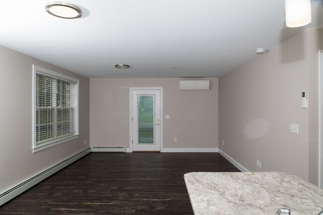 Building Photo - Fox Ridge Crossing 3