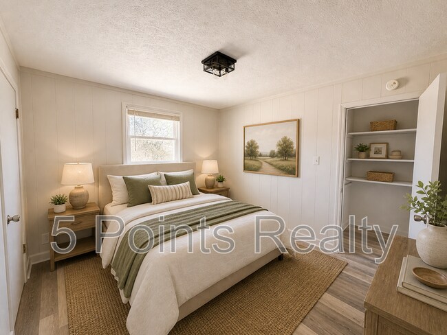 Building Photo - 2121 Bracey Cir