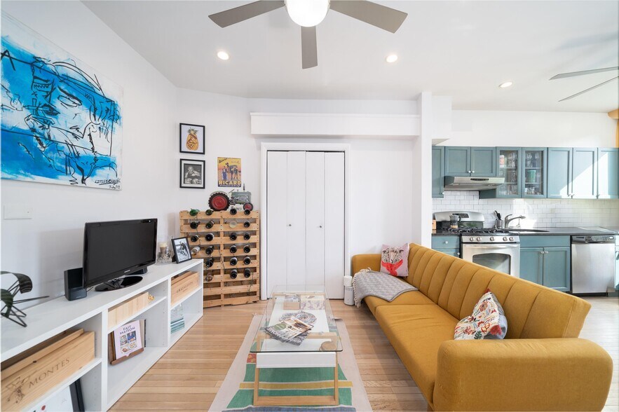 Building Photo - 201 Pavonia Ave