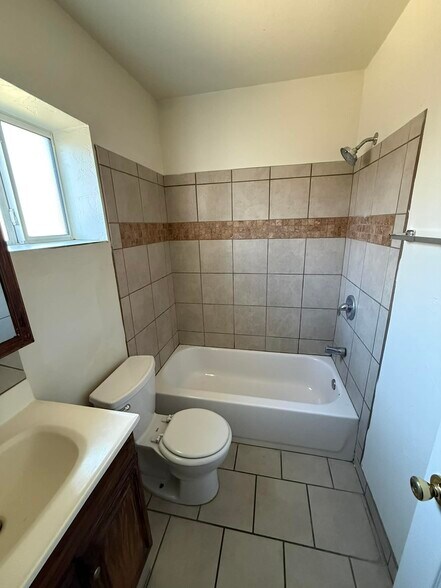 Building Photo - 5425 E 30th St