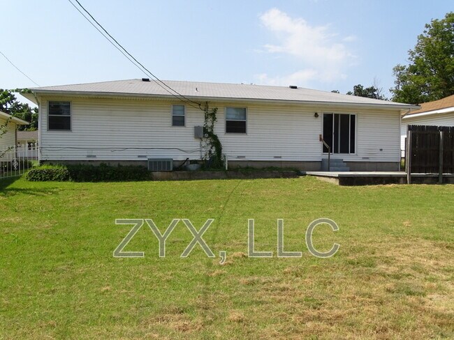 Building Photo - 4829 S Lawton Ave