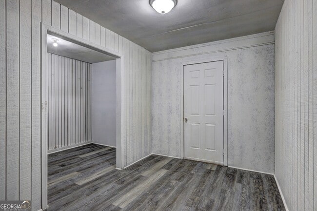 Building Photo - 509 Lynmore Cir