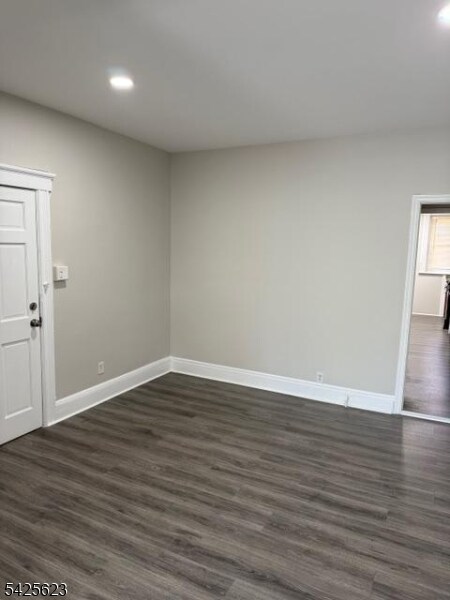 Building Photo - 13 N Ave E