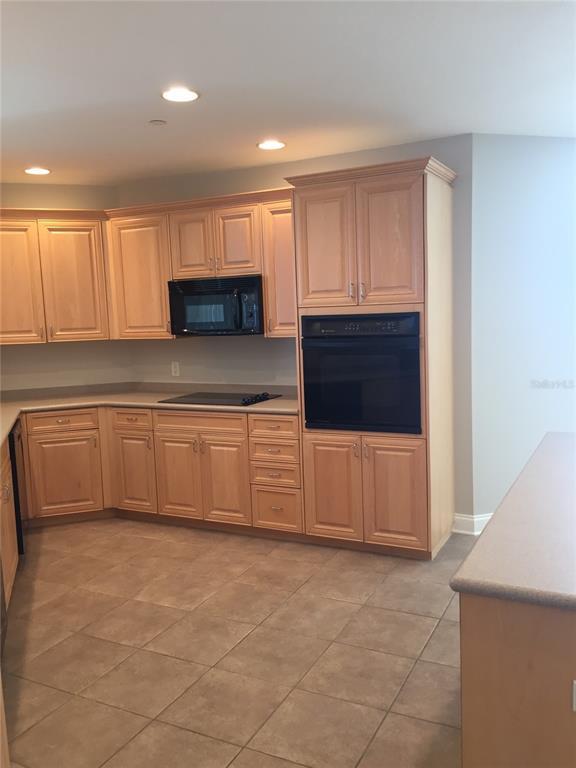 Building Photo - 11 San Marco St