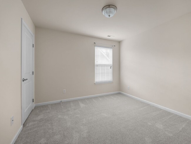 Building Photo - 4 Bedroom/2 Bath Duncan/Riverfalls
