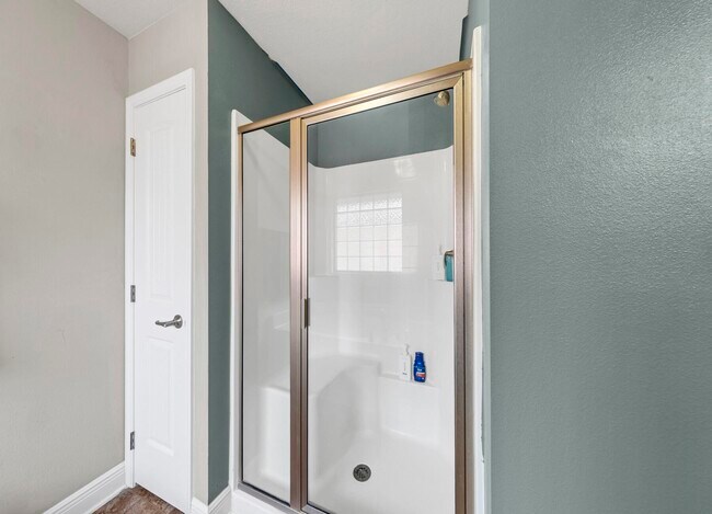 Building Photo - 131 Bronze Cir
