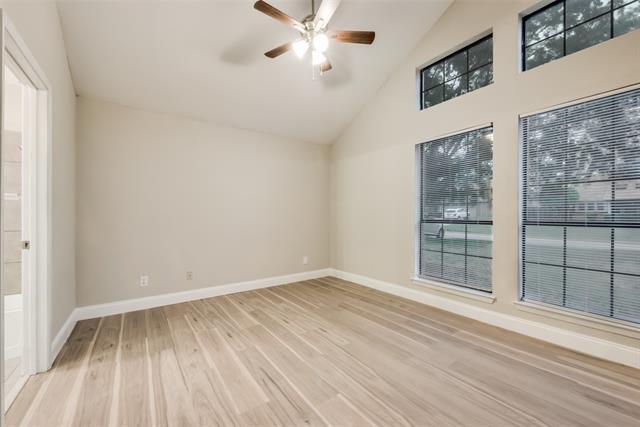 Building Photo - 3301 Cliffview Dr