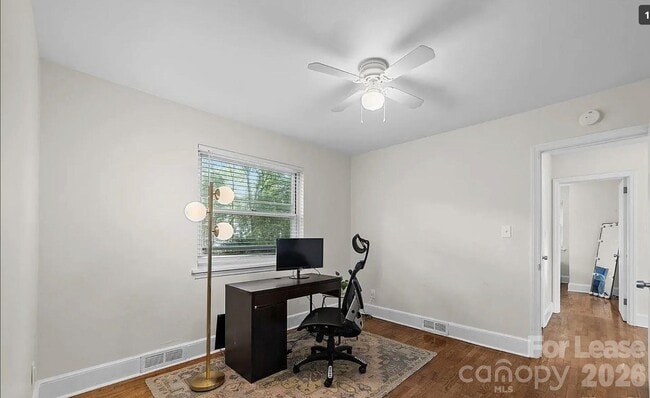 Building Photo - 5212 Pine Dr