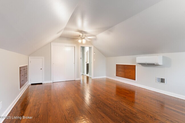 Building Photo - 810 Beechwood Rd
