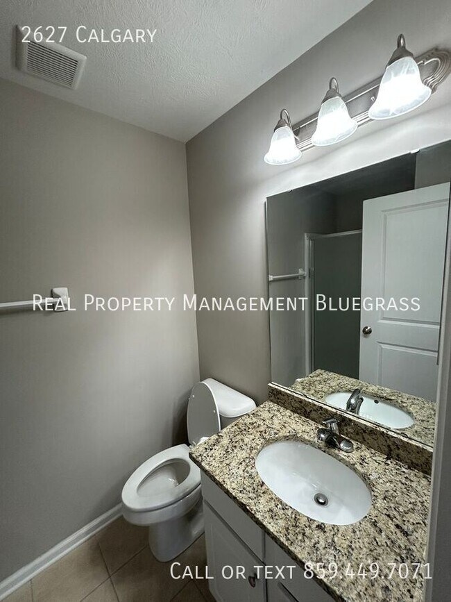 Building Photo - 2627 Calgary-