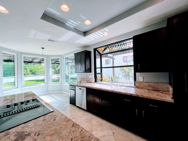 Building Photo - Breathtaking 3 Bed / 2.5 Bath Single Story...