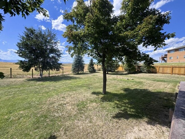 Building Photo - 3280 Strom Dr