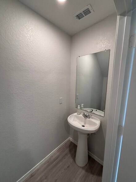 Building Photo - 10102 Kersey Ml
