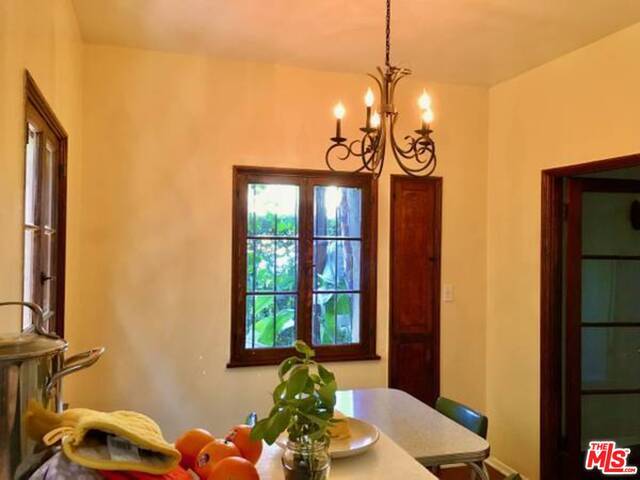 Building Photo - 329 N Heliotrope Dr