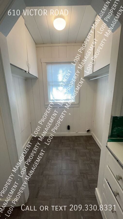 Building Photo - 610 E Victor Rd