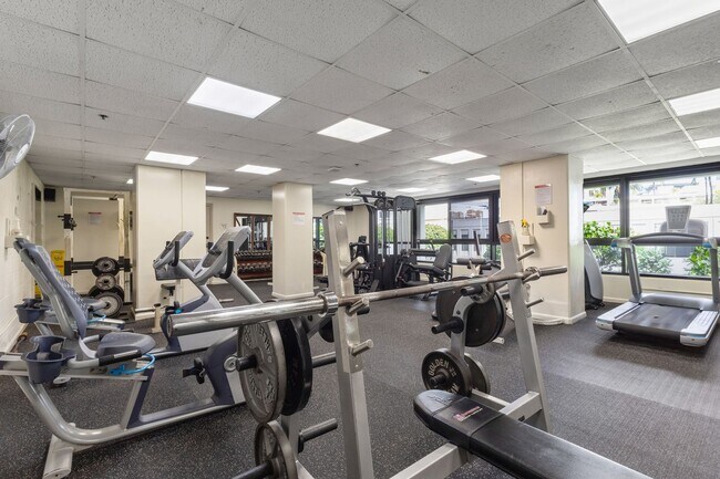 Building Photo - Downtown Honolulu Gem | Ocean, Mountain & City Views | Updated 2BD/2BA