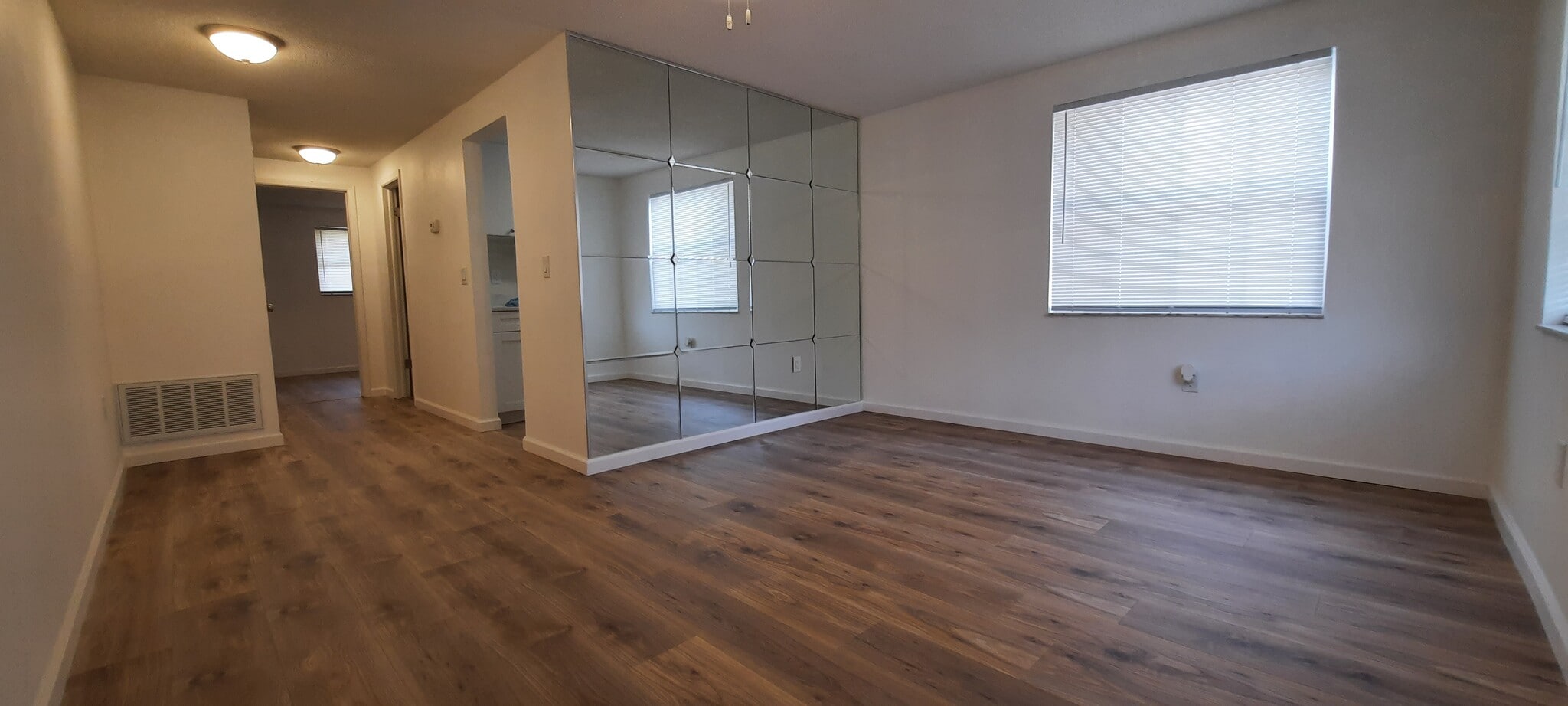 Building Photo - 4951 Elkner St